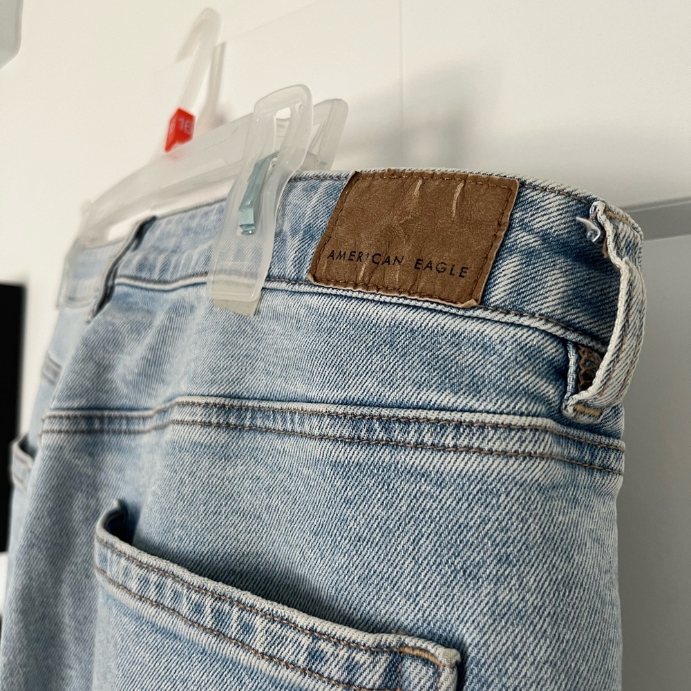 American Eagle Light Blue Mom Jean